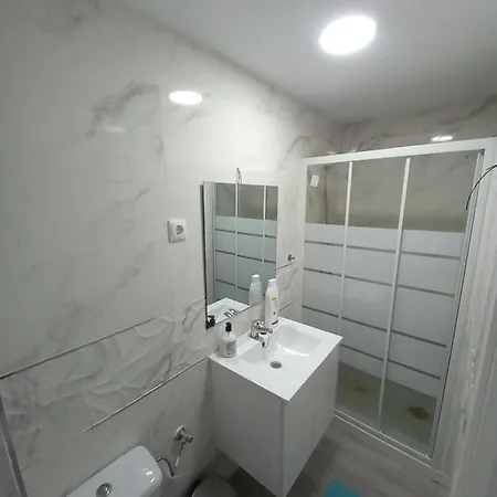 Season Flat Apartment